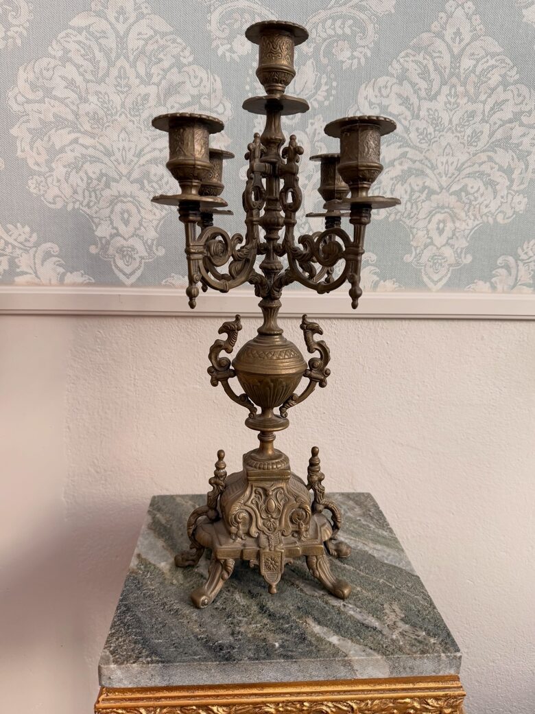 Karaliskie baroka stila svečturi