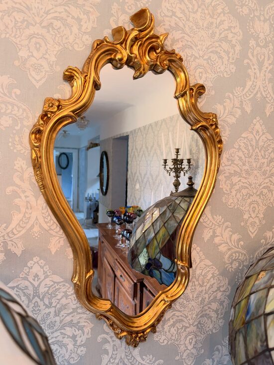 Rokoko stila vintage spogulis