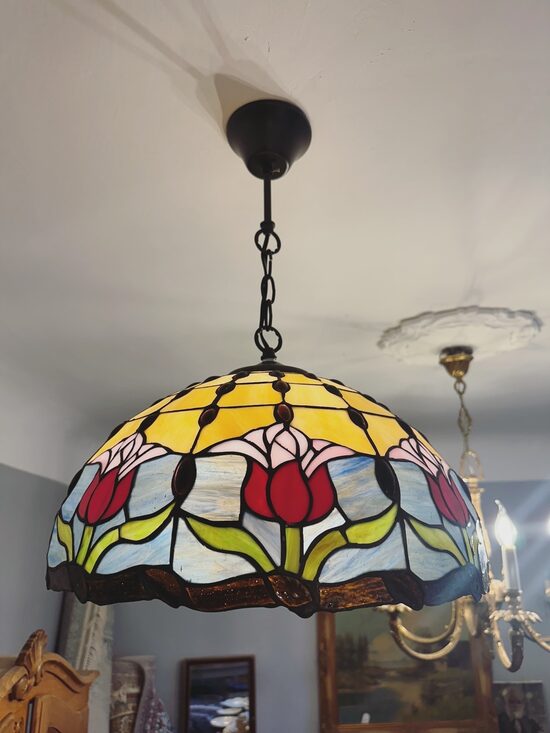 Tiffany griestu lampa