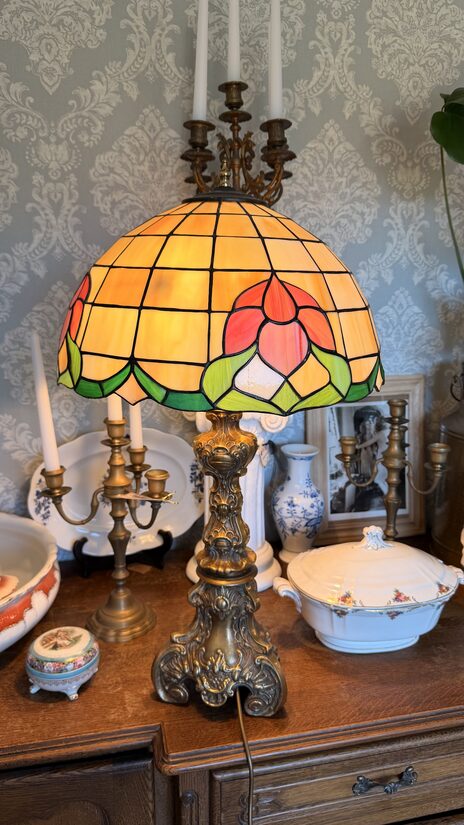 Tiffany galda lampa-Tulpe