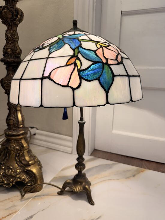 Tiffany -Gaismas mierā!