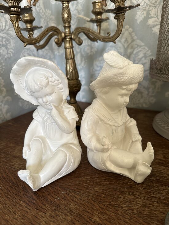 Statujas/grāmatu turētāji