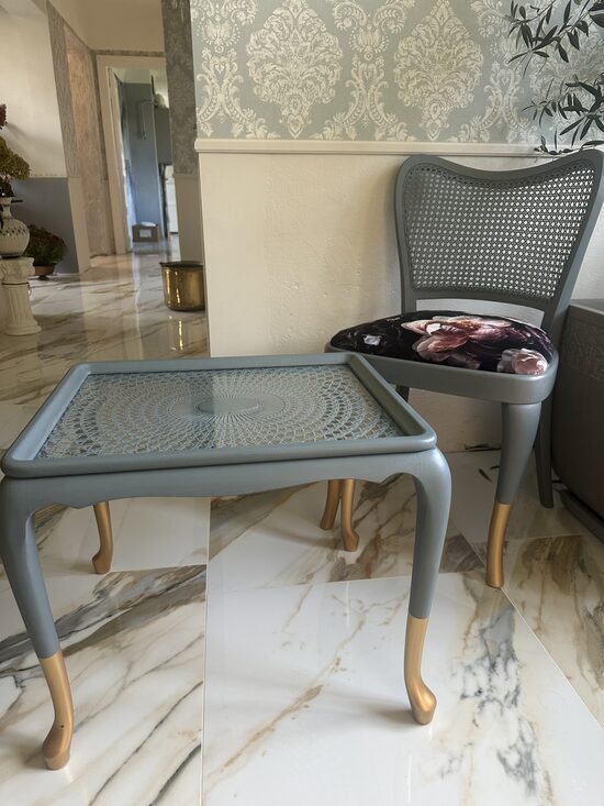 Tējas galdiņš ar krēslu 